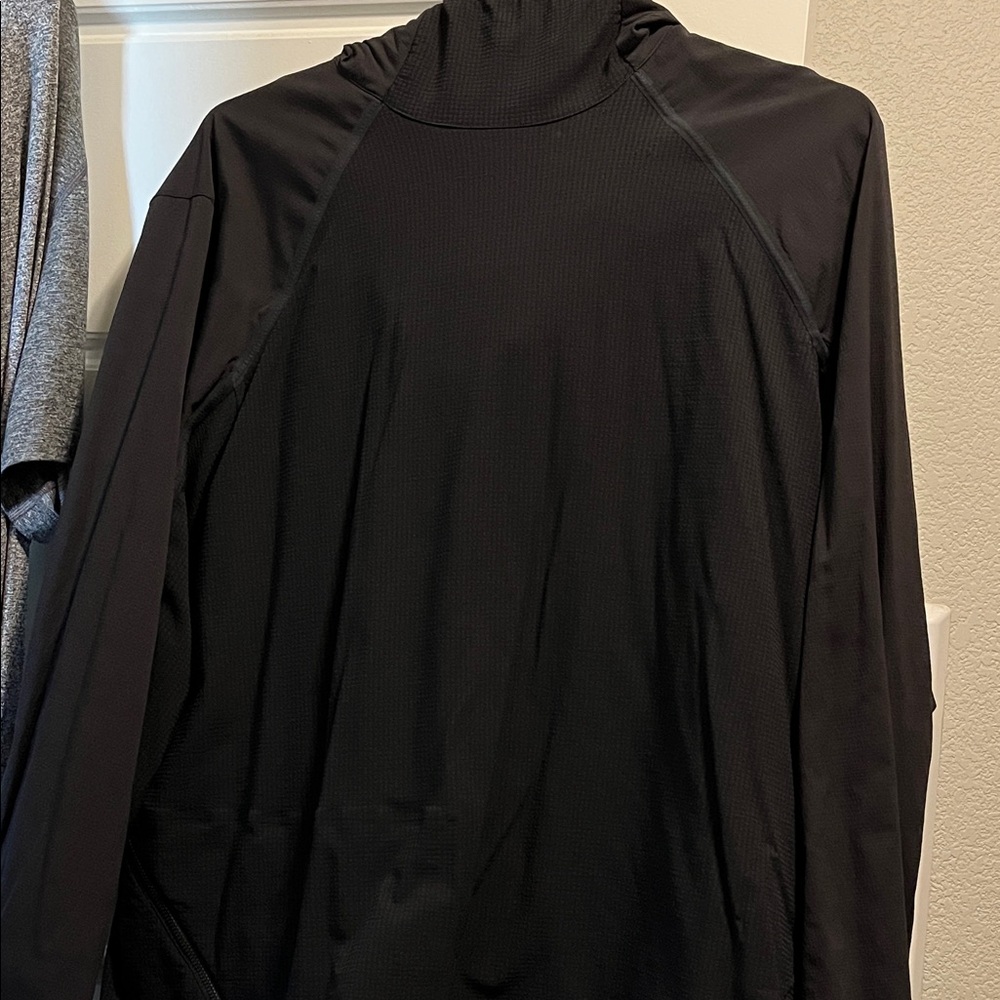 Lululemon Men's Black Hoodie